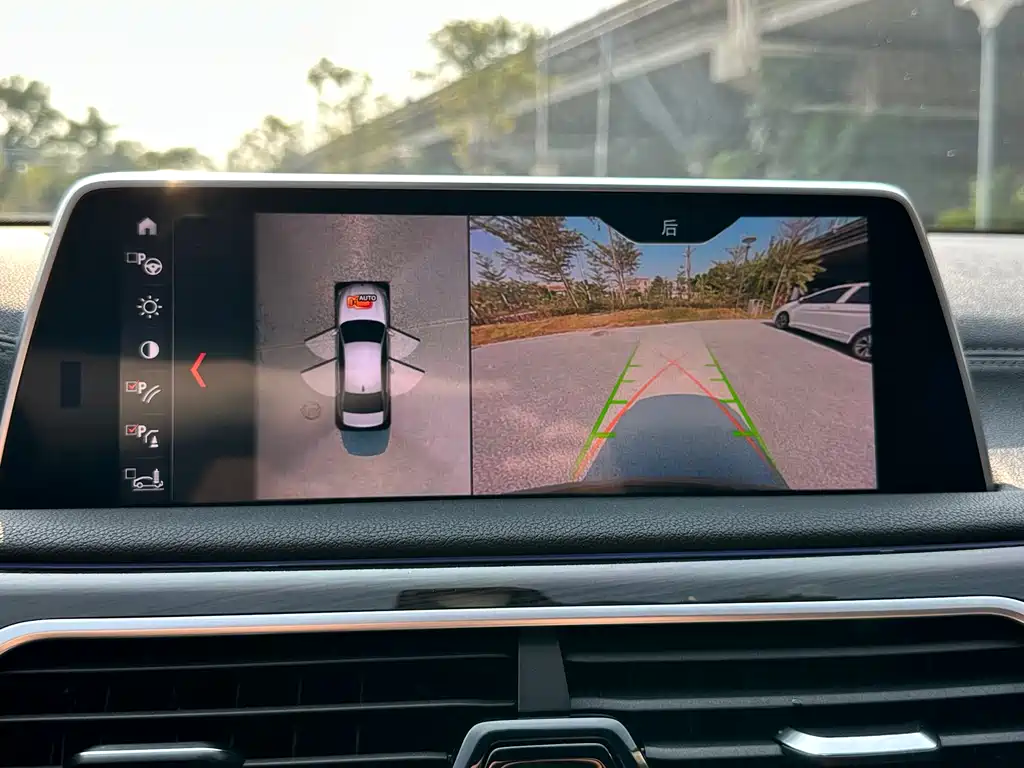 BMW 7 Series 2019 — фото 13