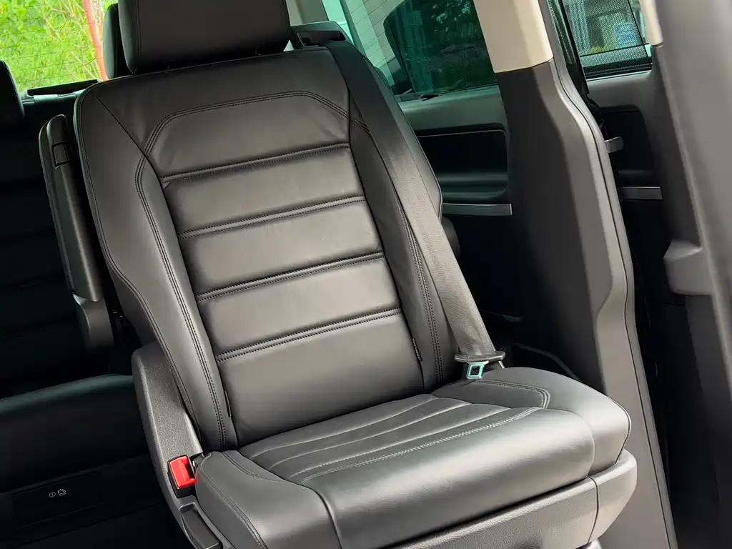Volkswagen Multivan 2017 — фото 15