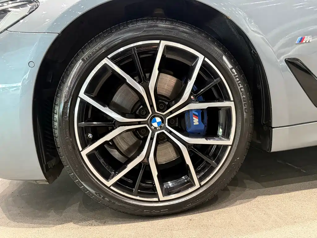 BMW 5 Series 2022 — фото 17