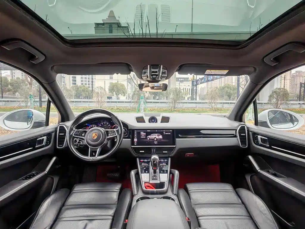 Porsche Cayenne 2018 — фото 20