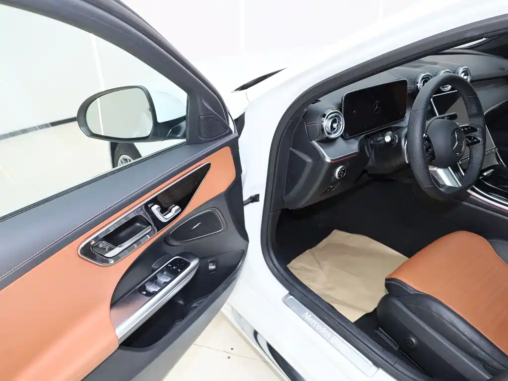 Mercedes-Benz C-Class 2022 — фото 18