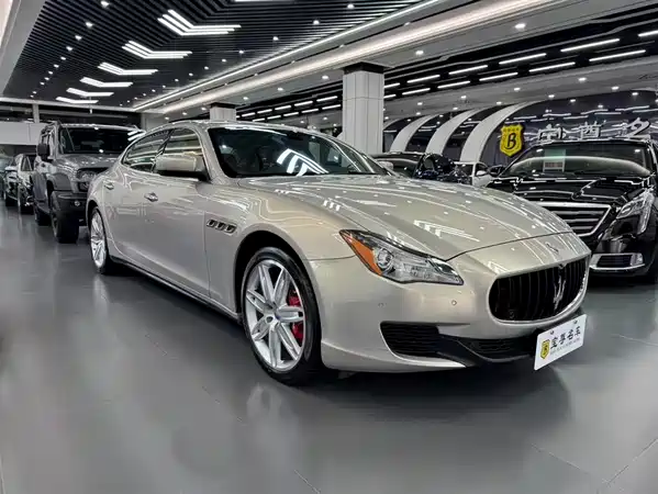 Maserati Quattroporte 2013