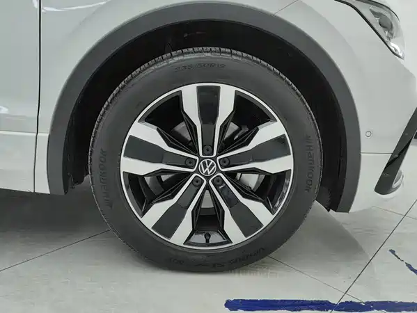 Volkswagen Tiguan L 2024