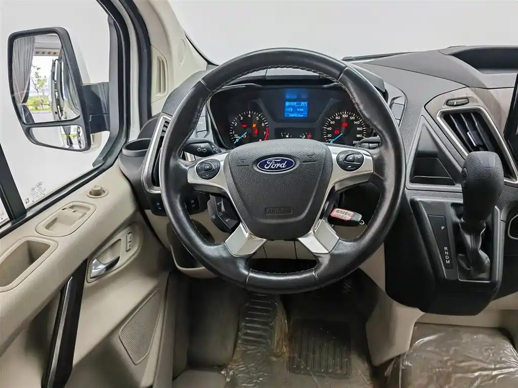 Ford Tourneo 2017 — фото 11