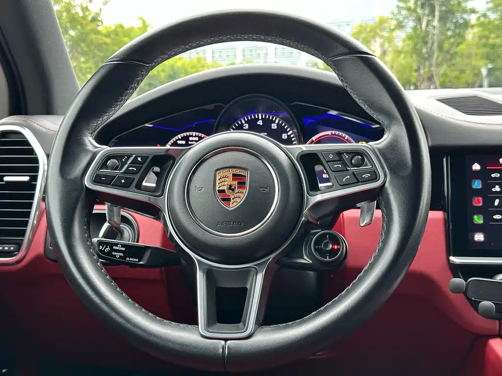 Porsche Cayenne Hybrid 2022 — фото 18