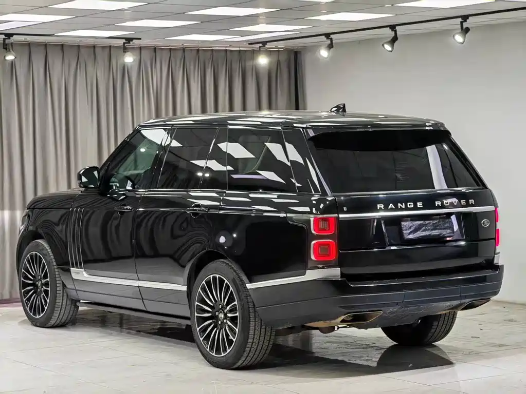 Land Rover Range Rover 2022 — фото 12