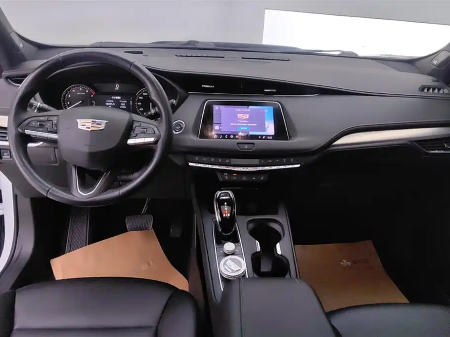 Cadillac XT4 2022 — фото 12