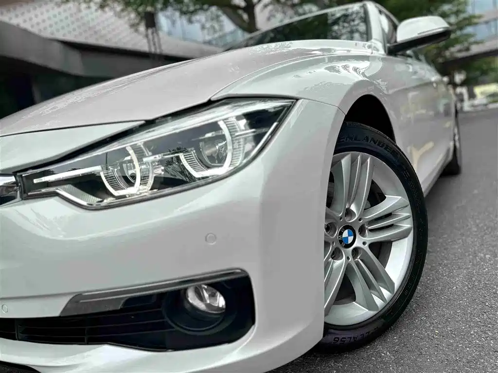 BMW 3 Series 2017 — фото 9
