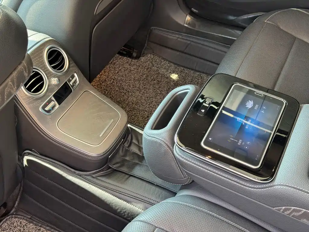 Mercedes-Benz E-Class 2022 — фото 24