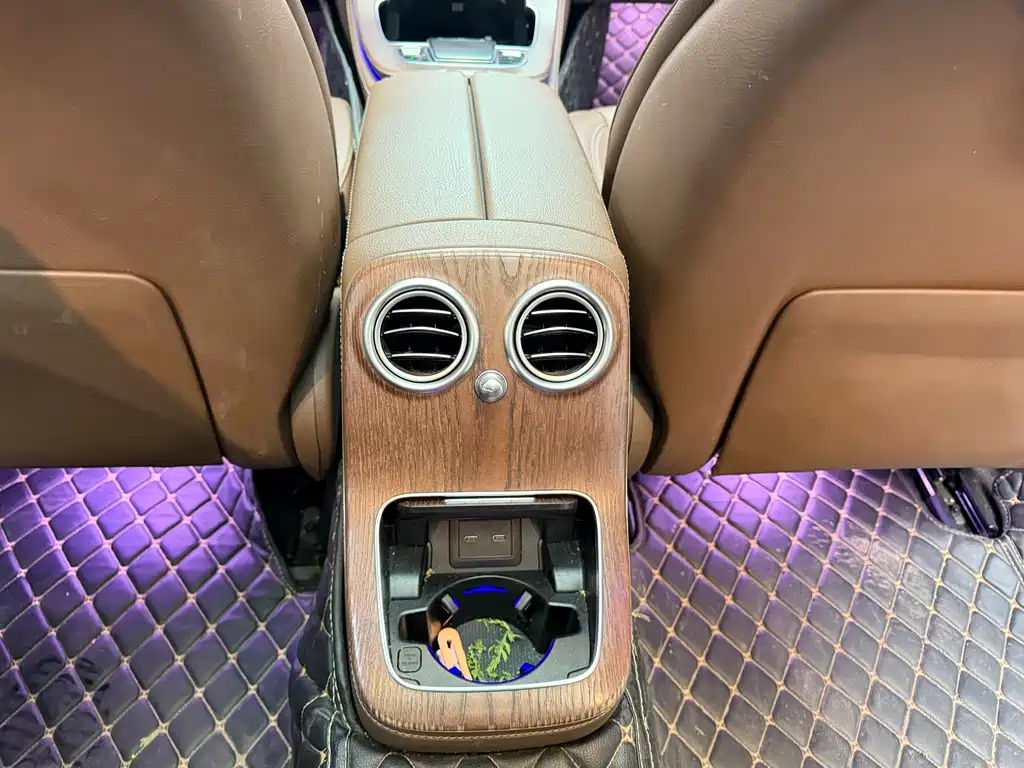 Mercedes-Benz E-Class 2023 — фото 13