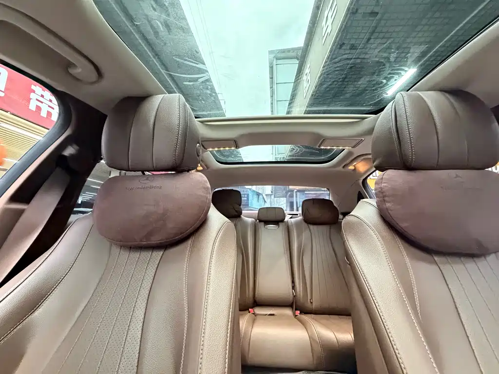 Mercedes-Benz E-Class 2023 — фото 20