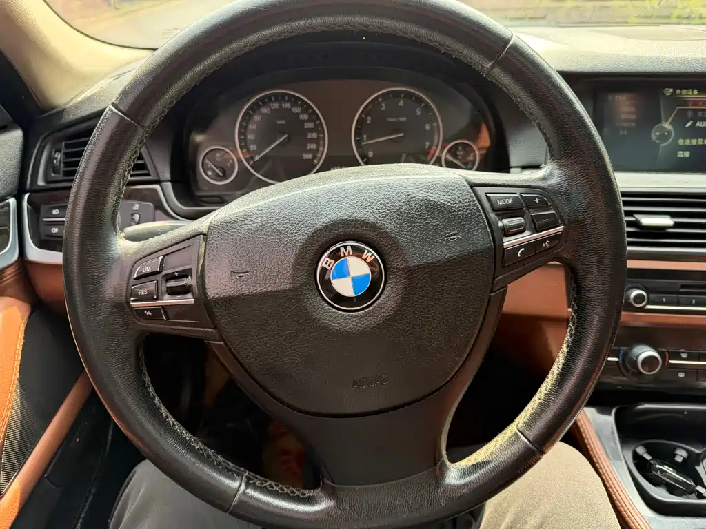 BMW 5 Series 2013 — фото 18