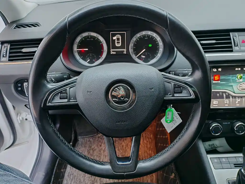 Skoda Octavia 2020 — фото 6