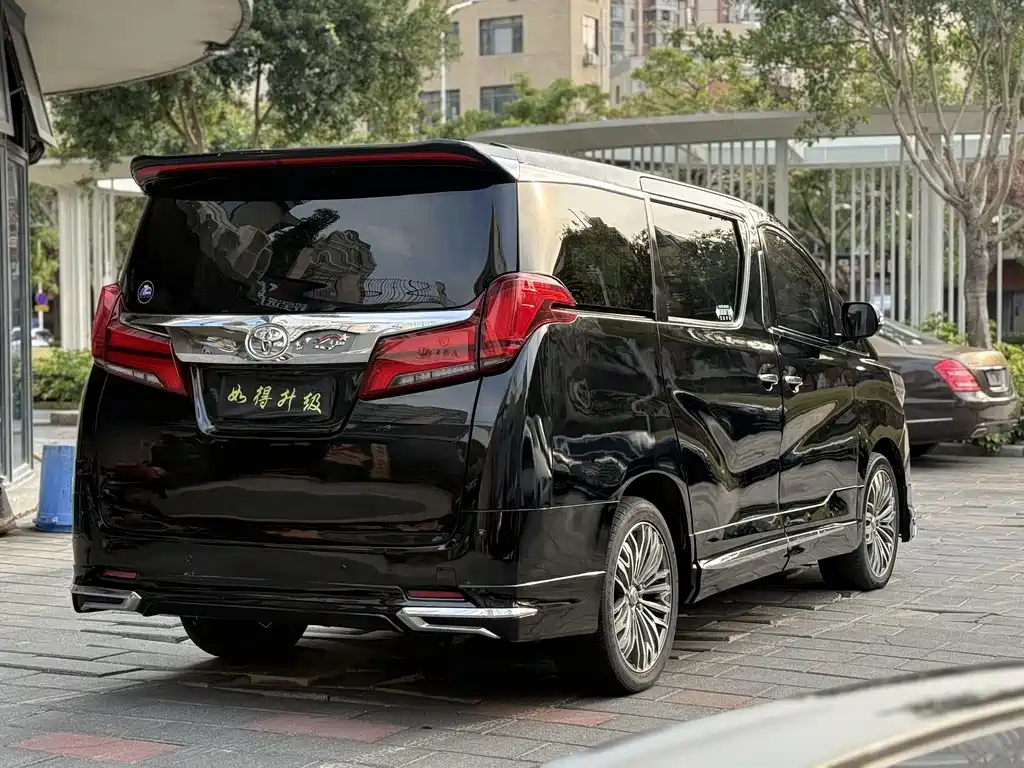 Toyota Alphard 2011 — фото 6