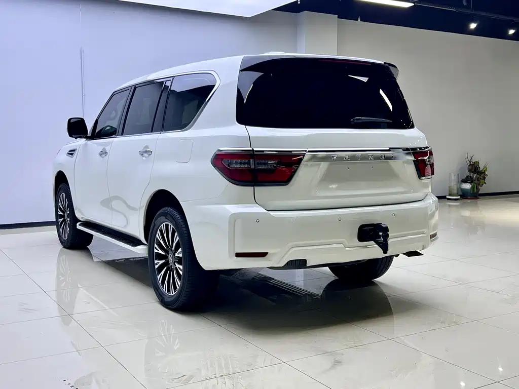 Nissan Patrol 2018 — фото 14
