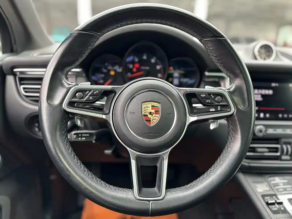 Porsche Macan 2019 — фото 8