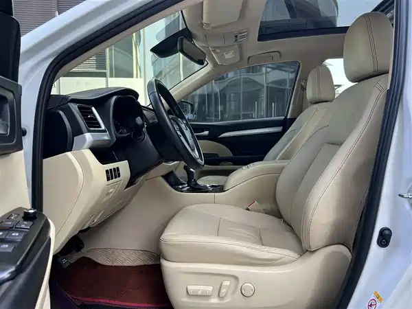 Toyota Highlander 2021