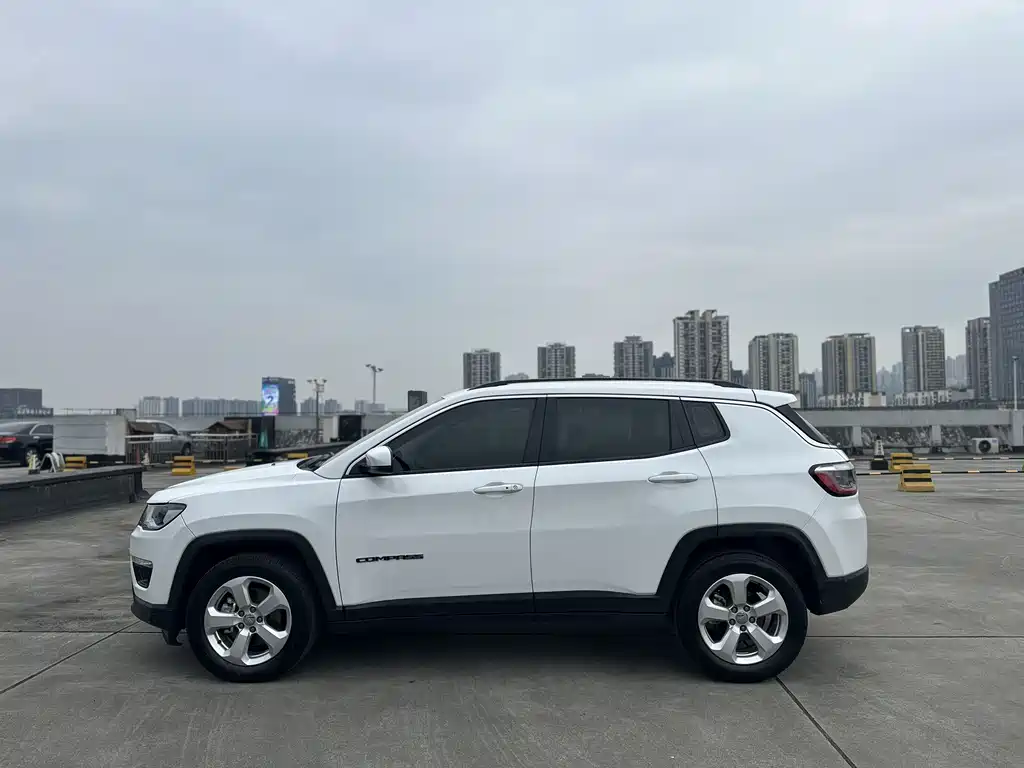 Jeep Compass 2021 — фото 10