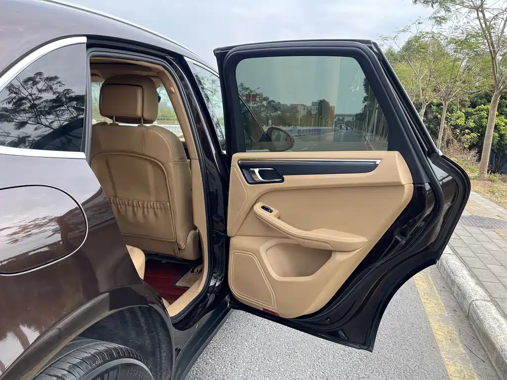 Porsche Macan 2015 — фото 16
