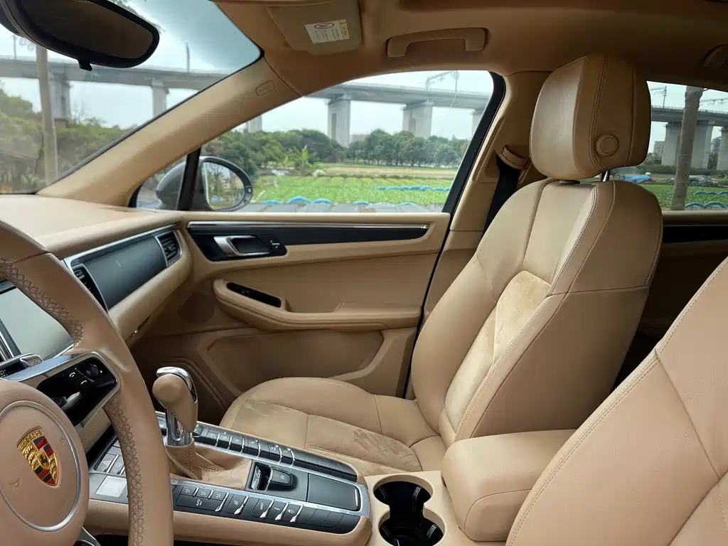 Porsche Macan 2015 — фото 19