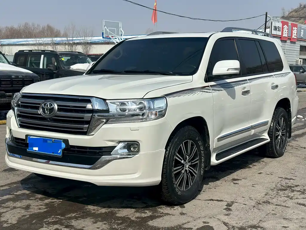 Toyota Land Cruiser 2014 — фото 1