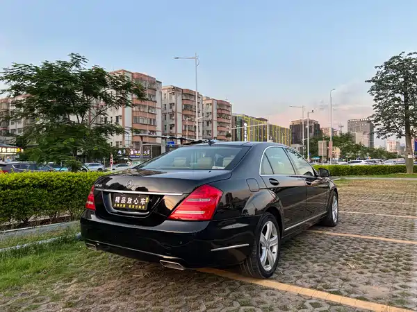 Mercedes-Benz S-Class 2010