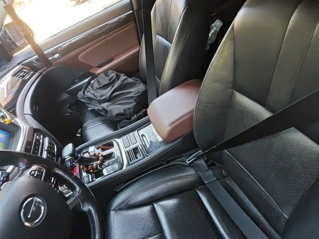 GAC Motor Trumpchi GS8 2017 — фото 11
