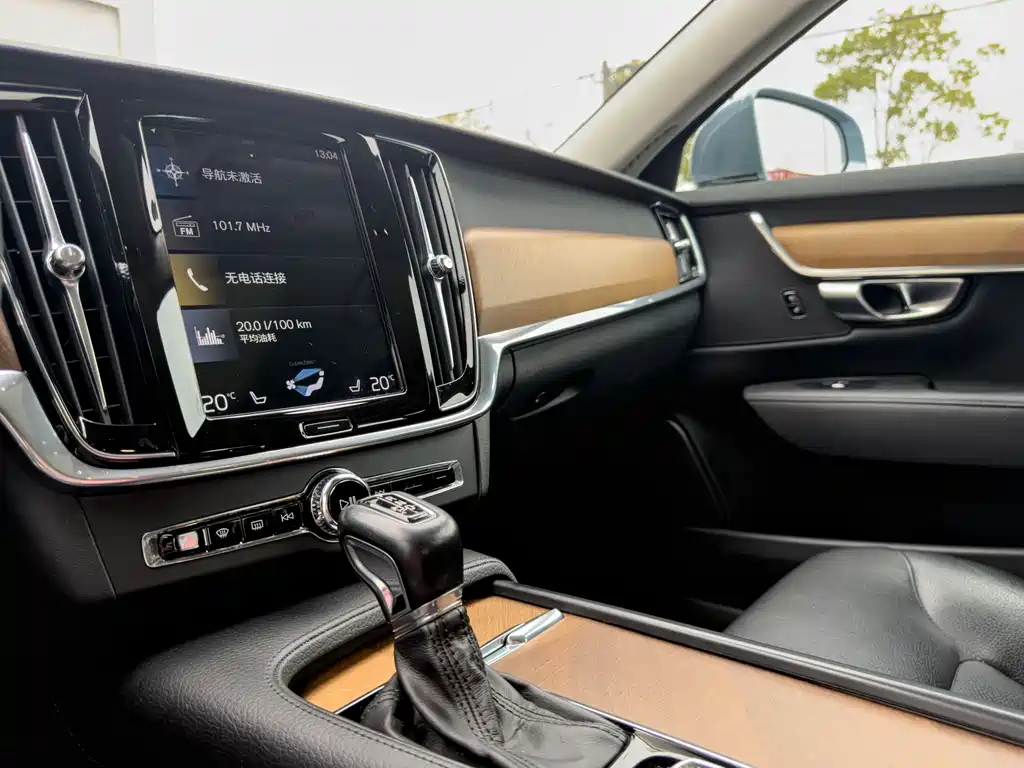 Volvo S90 2019 — фото 22