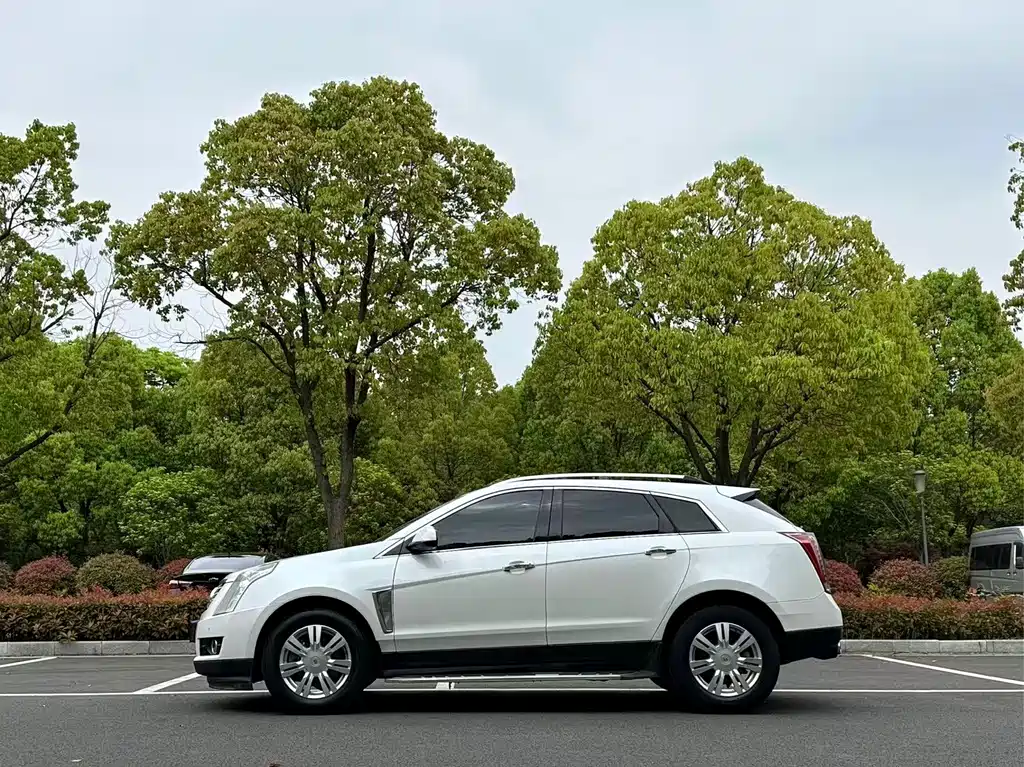 Cadillac SRX 2016 — фото 3