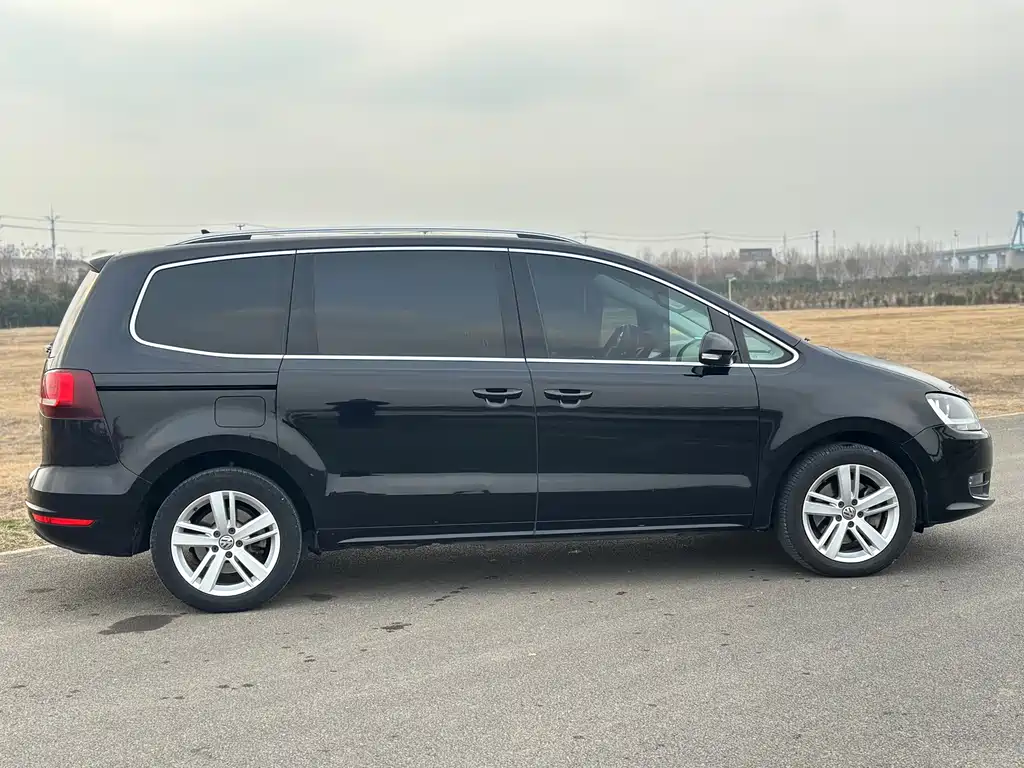 Volkswagen Sharan 2017 — фото 15