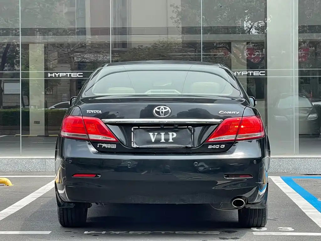 Toyota Camry 2010 — фото 8