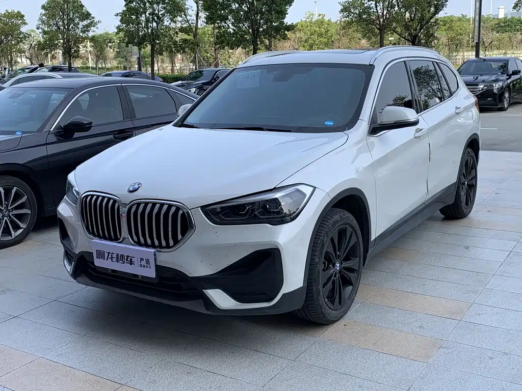 BMW X1 2021 — фото 1