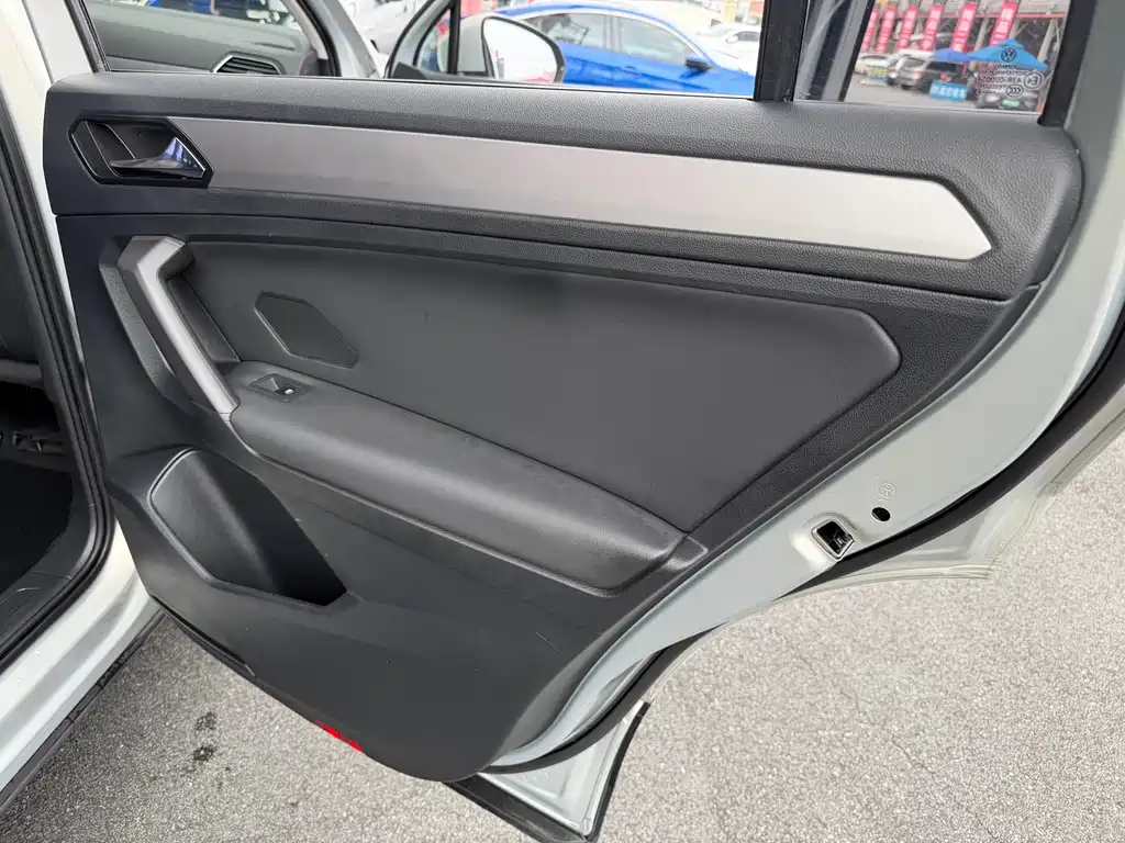 Volkswagen Tiguan L 2019 — фото 18
