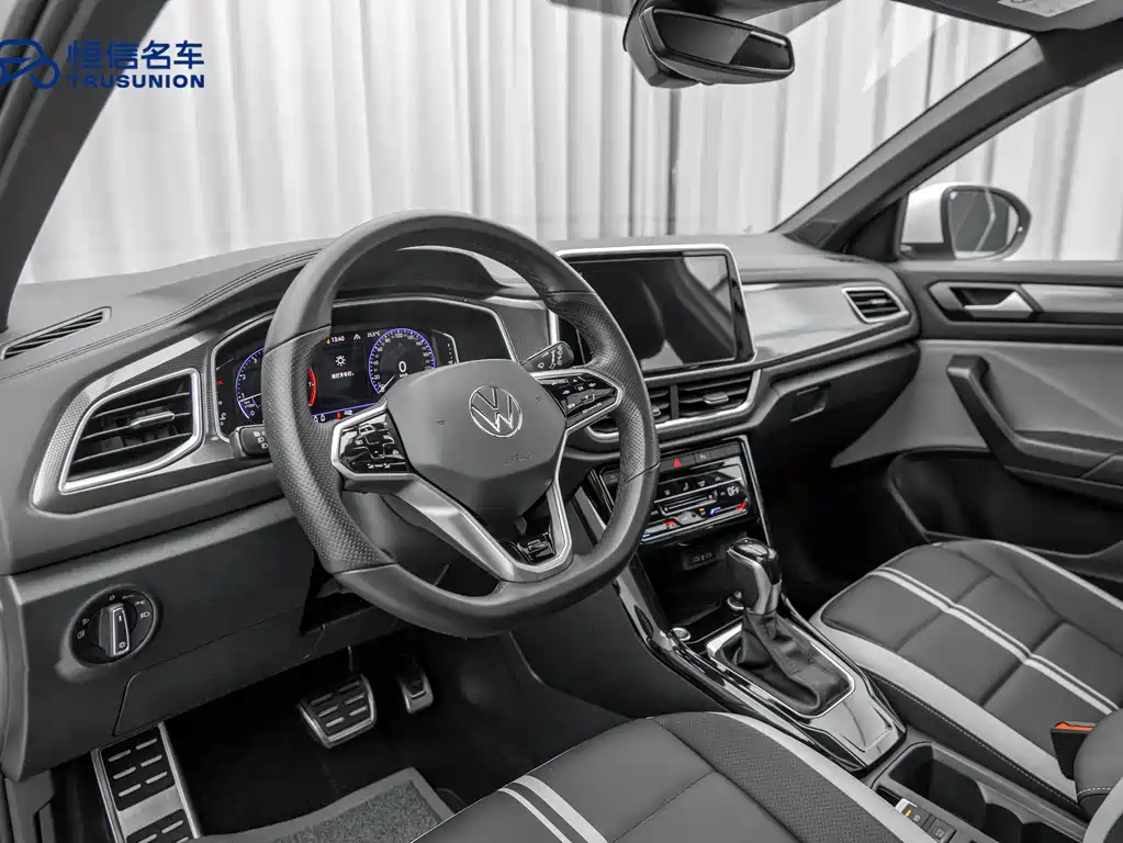 Volkswagen T-Roc 2023 — фото 11