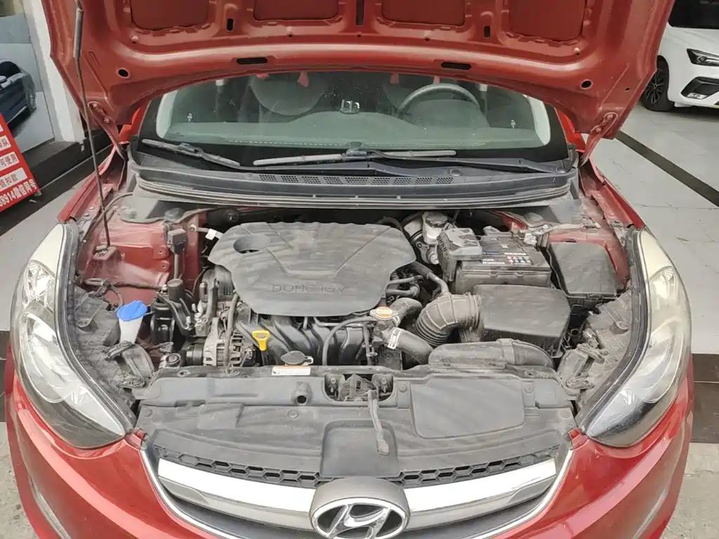 Hyundai Elantra 2015 — фото 20