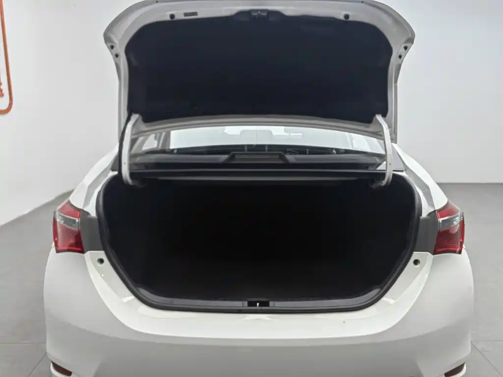 Toyota Corolla 2018 — фото 16