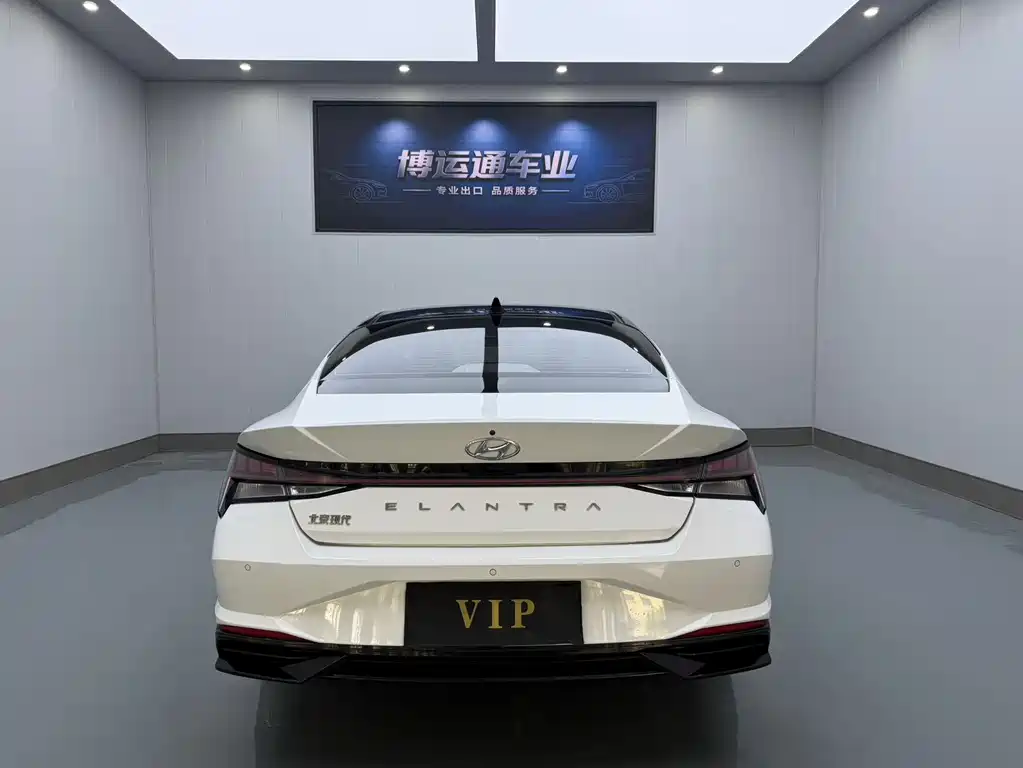 Hyundai Elantra 2022