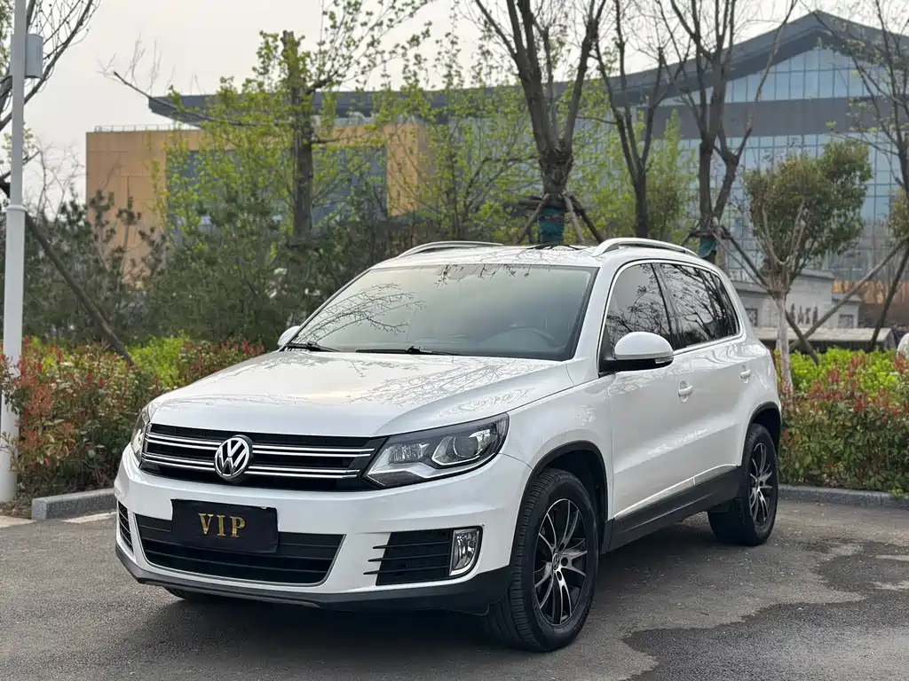 Volkswagen Tiguan 2015 — фото 1