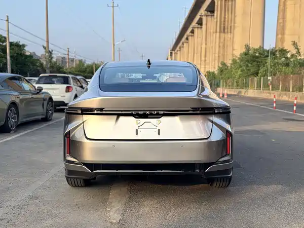 Lexus ES 2026