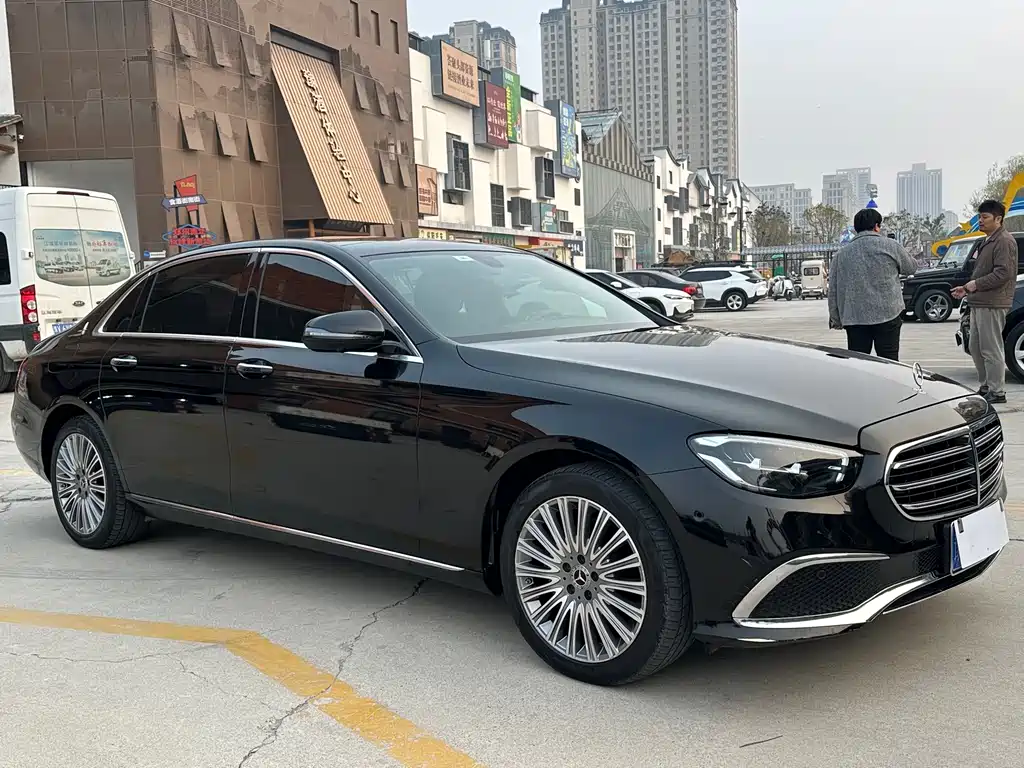 Mercedes-Benz E-Class 2022 — фото 4