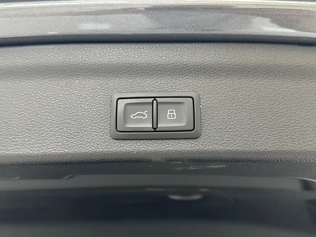 Audi Q3 2023 — фото 16