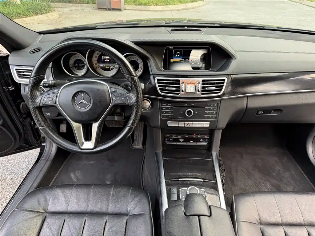 Mercedes-Benz E-Class 2015 — фото 15