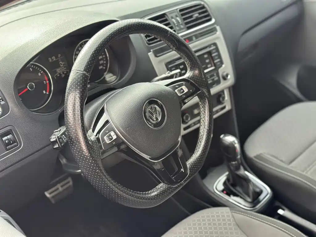 Volkswagen Polo 2016