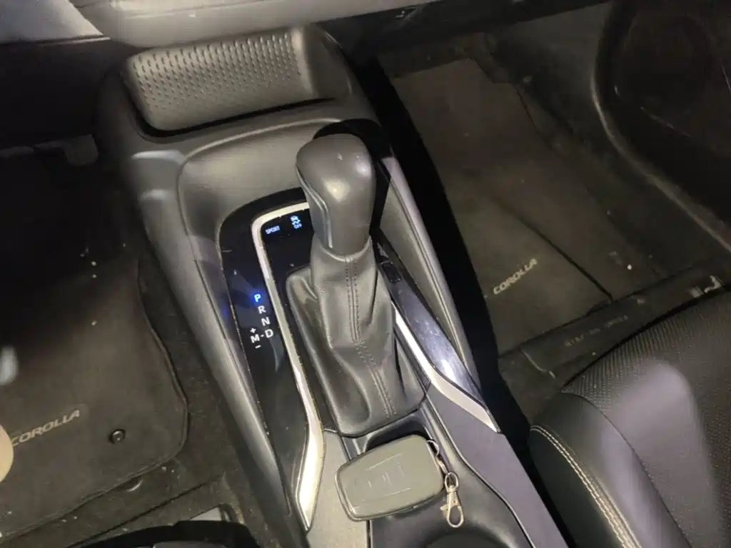 Toyota Corolla 2019 — фото 10