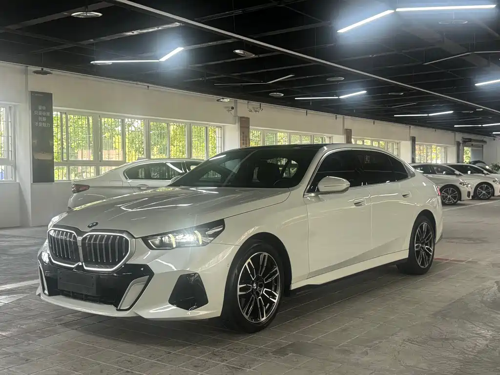 BMW 5 Series 2024