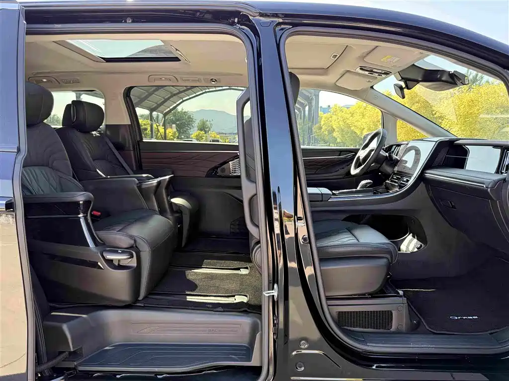 GAC Trumpchi M8 2025 — фото 15