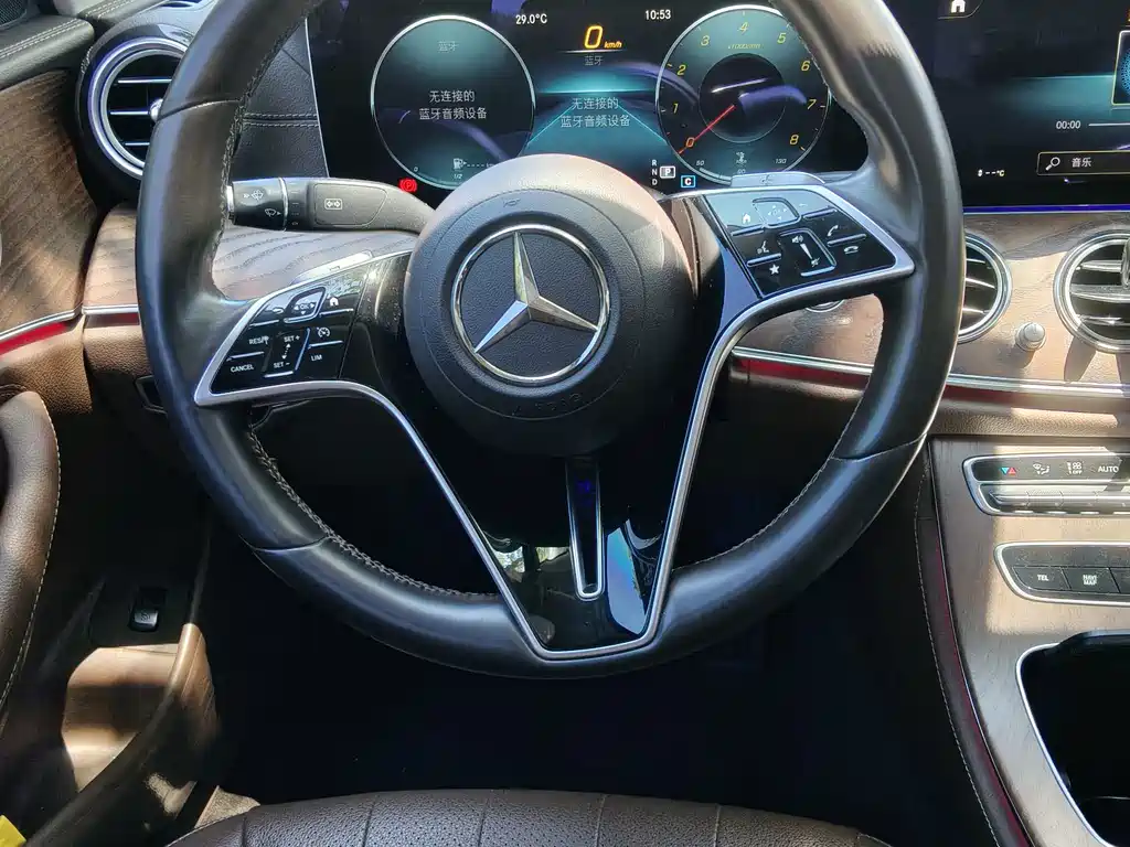 Mercedes-Benz E-Class 2023 — фото 13
