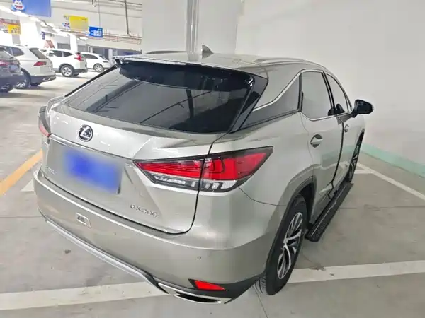 Lexus RX 2022