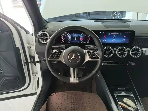 Mercedes-Benz GLB 2024
