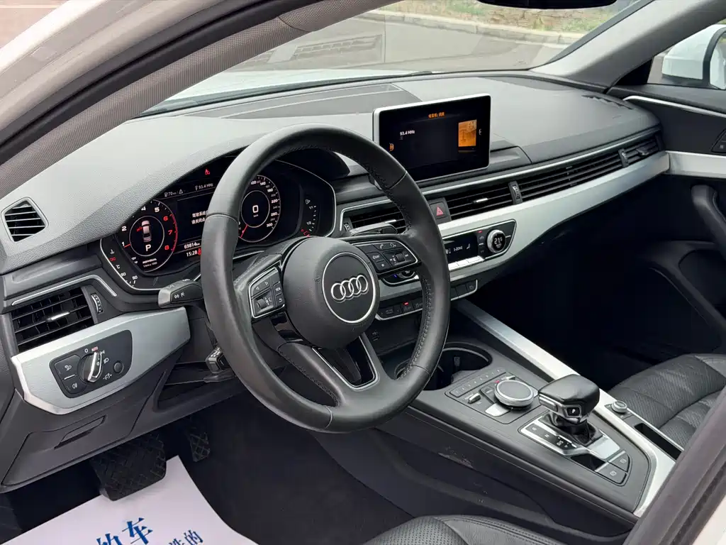 Audi A4L 2019
